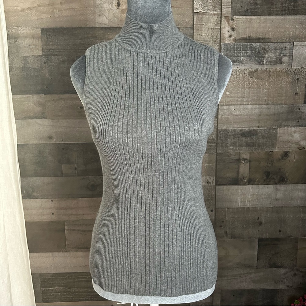 Gray Ribbed Fitted Tank Top